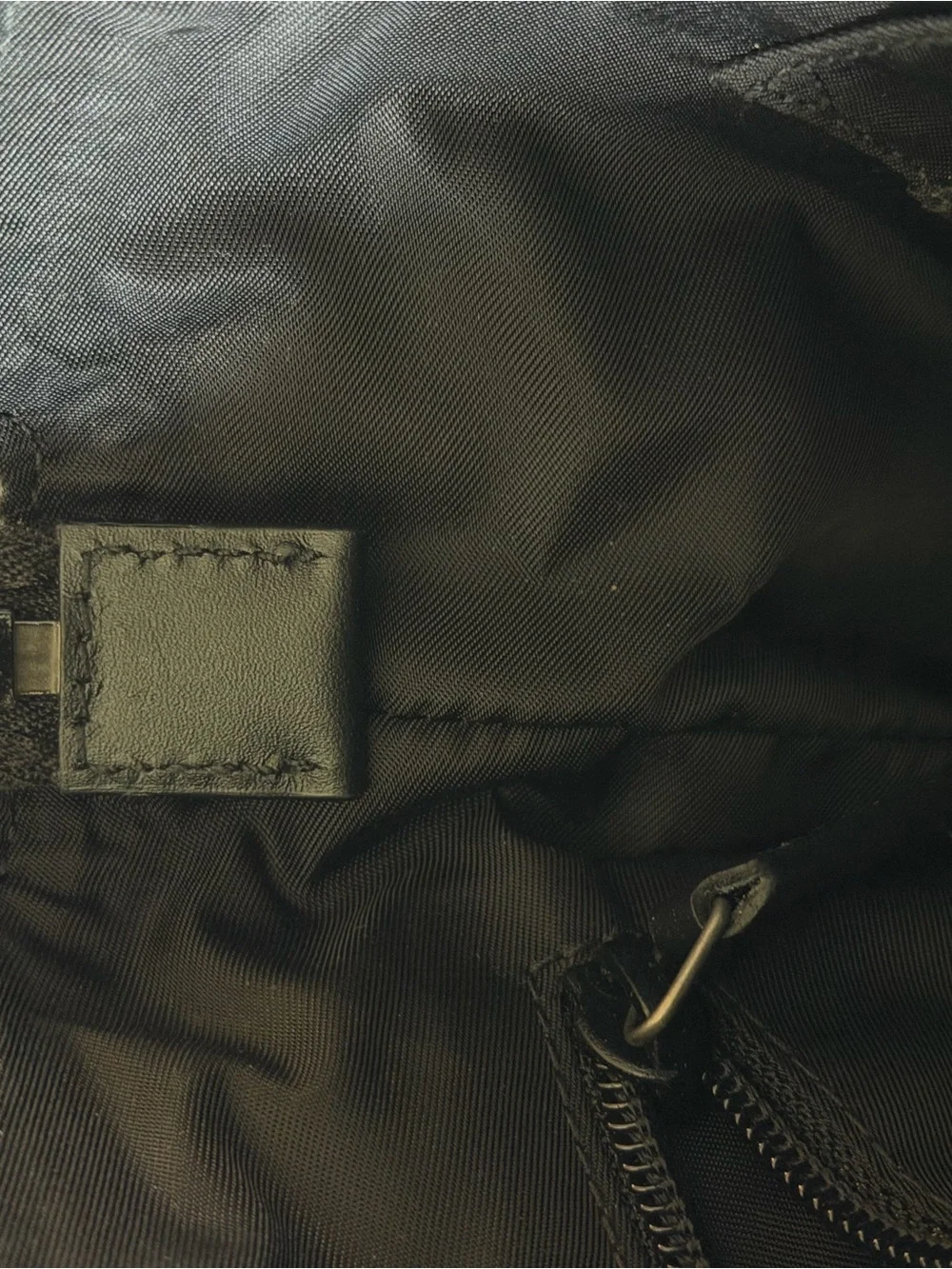 Authentic Gucci Techno Web Canvas Black Messenger Bag Green/Red Sherry Line Stap